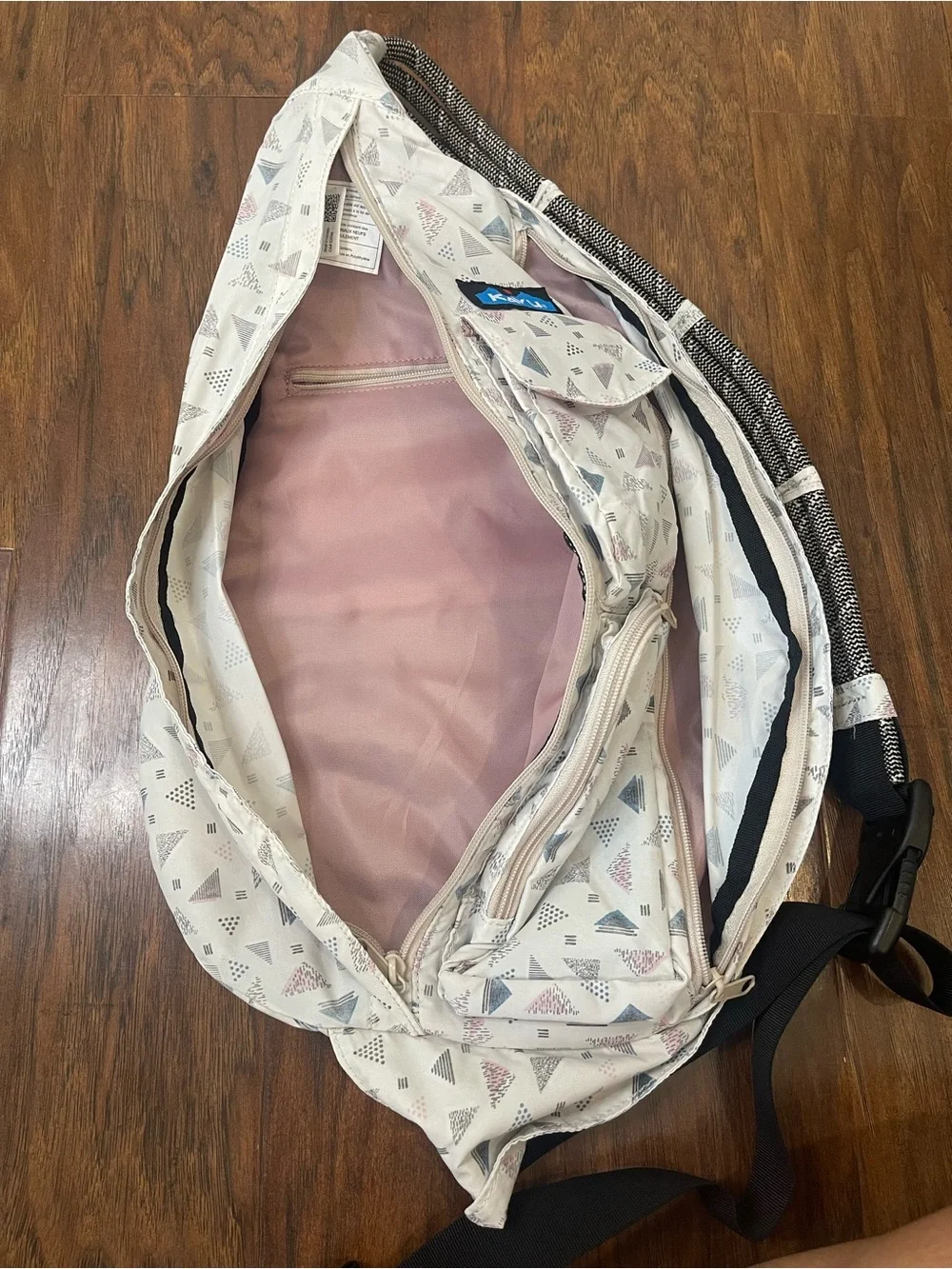 KAVU Original Rope Sling Bag Triparty Geometric Triangle Print Crossbody